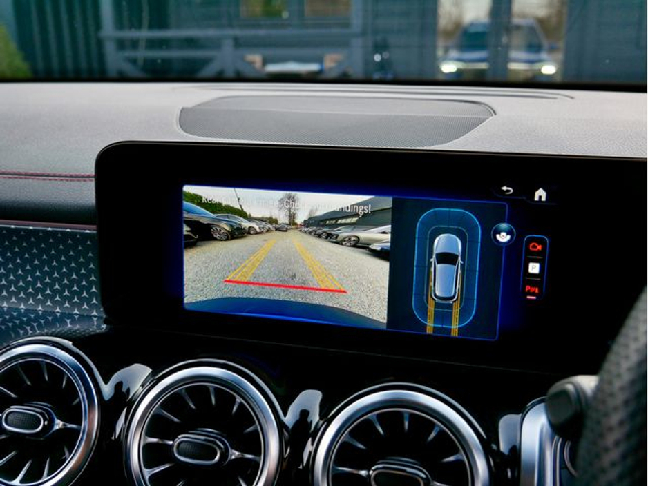 2025 Mercedes-Benz EQB - image 17