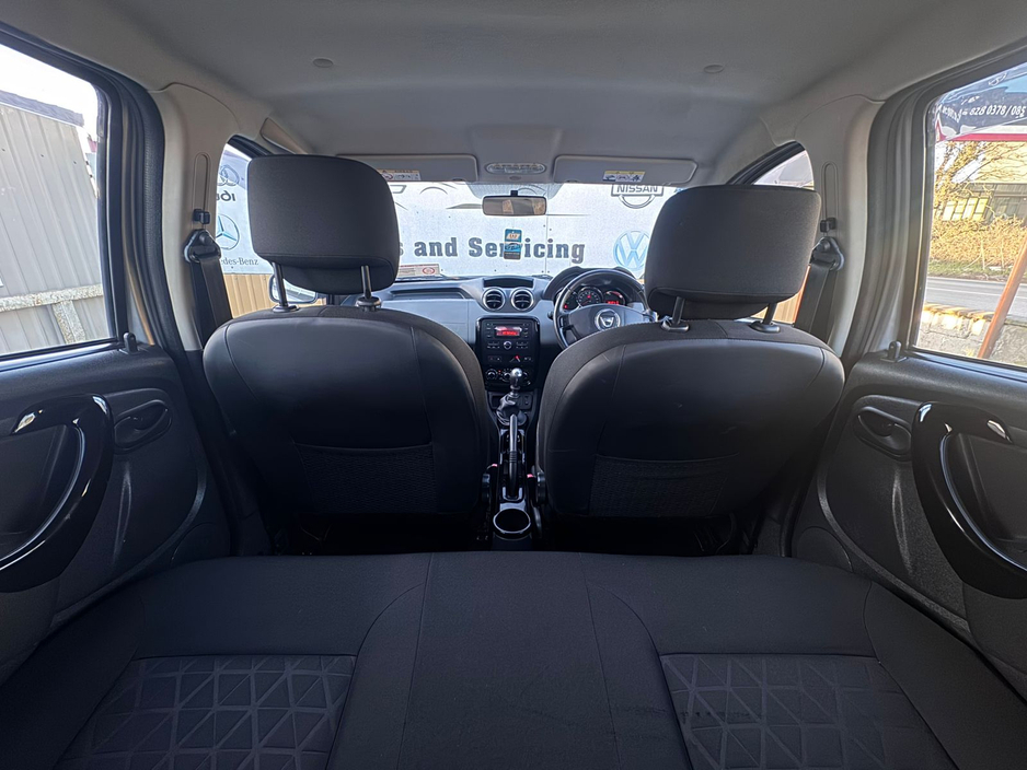 2015 Dacia Duster - image 22