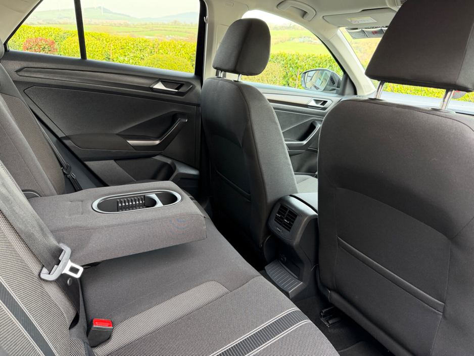 2018 Volkswagen T-Roc - image 14