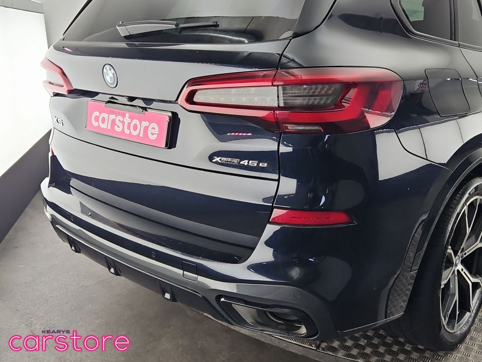2023 BMW X5 xDrive45e M Sport Pro €64,880