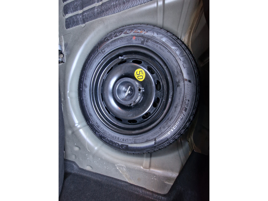 2019 Ford Fiesta - image 32