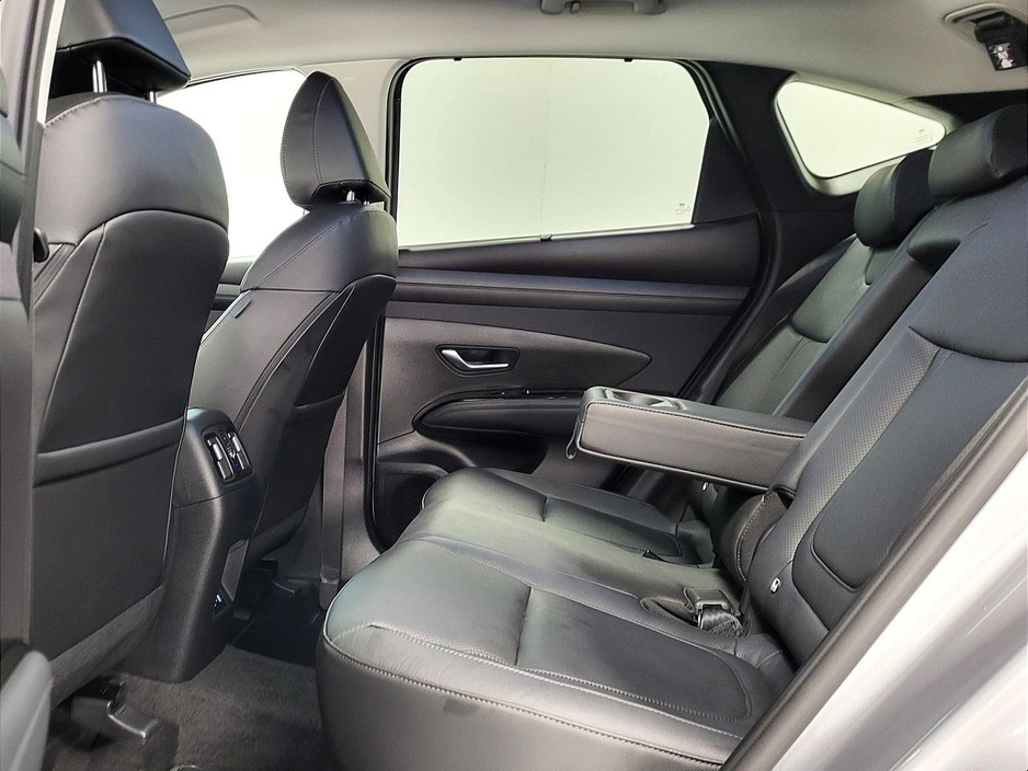 2025 Hyundai Tucson - image 9