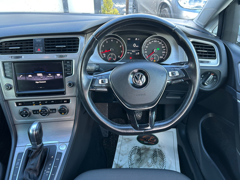 2016 Volkswagen Golf - image 9
