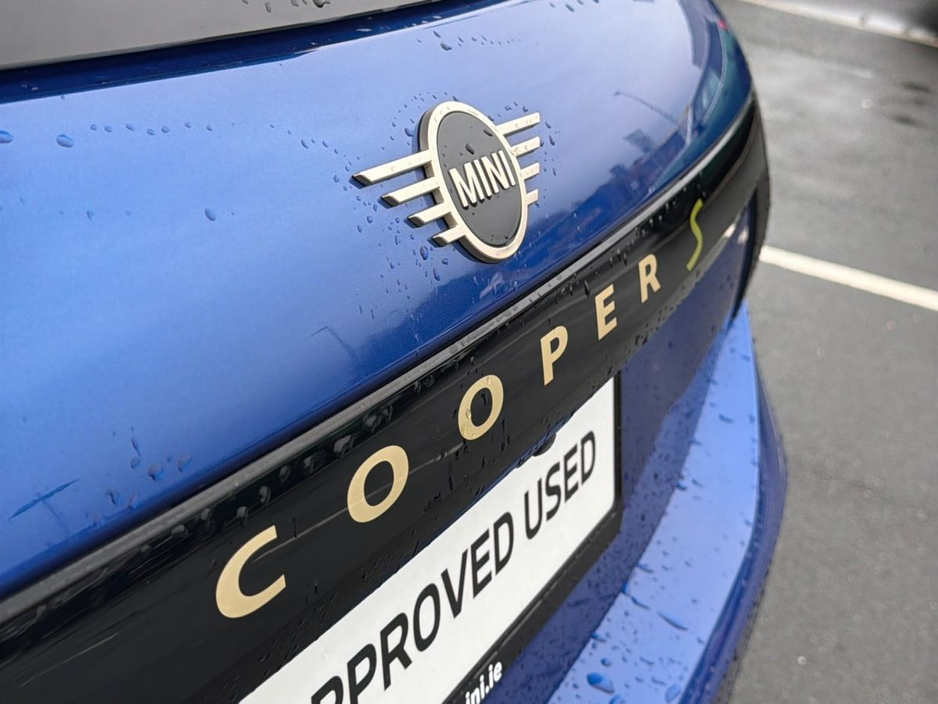 2024 MINI Hatch - image 19