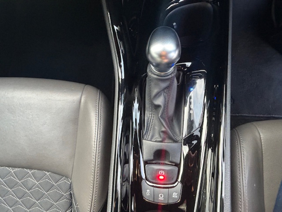 2023 Toyota C-HR 1.8 HYBRID SOL €24,945