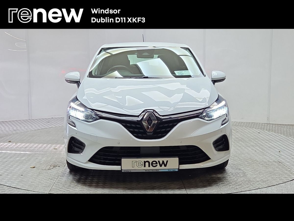 2022 Renault Clio Iconic TCe 90 €15,995