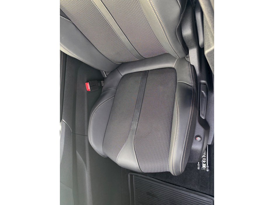 2024 Peugeot 5008 1.2 Hybrid 136bhp E-DCS6 GT €40,950