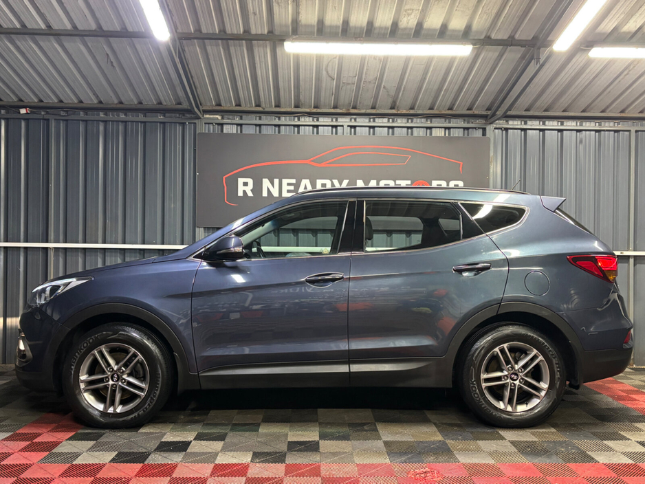 2017 Hyundai Santa Fe - image 5