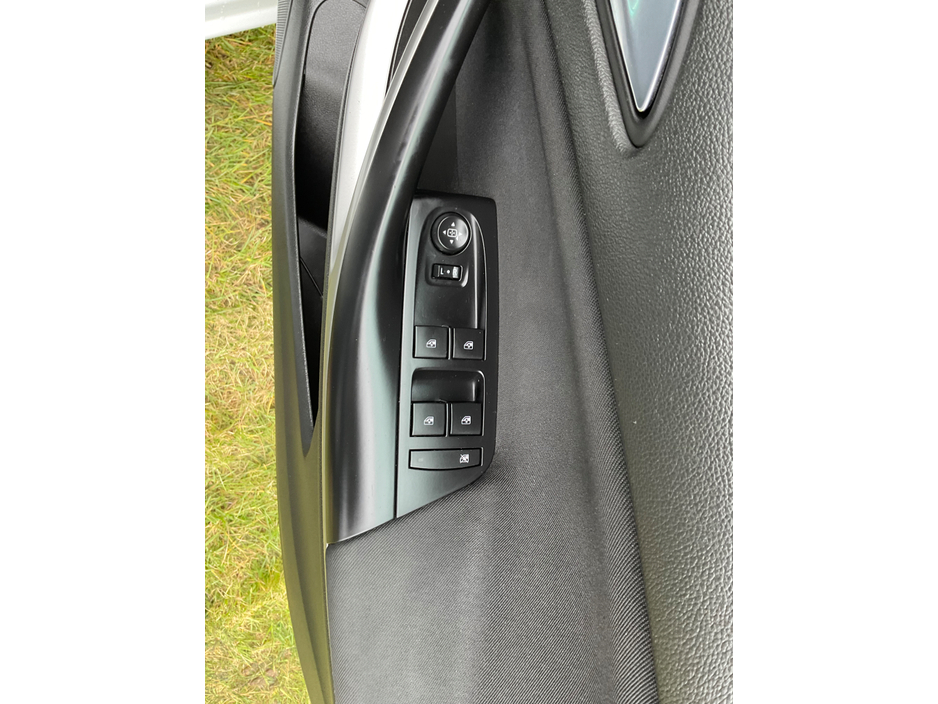 2020 Opel Astra - image 15