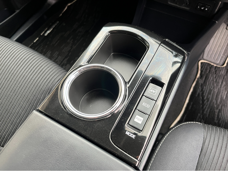 2018 Toyota Prius+ - image 18