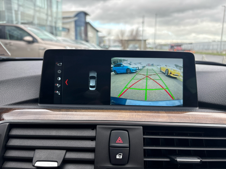 2017 BMW 3 Series - image 20