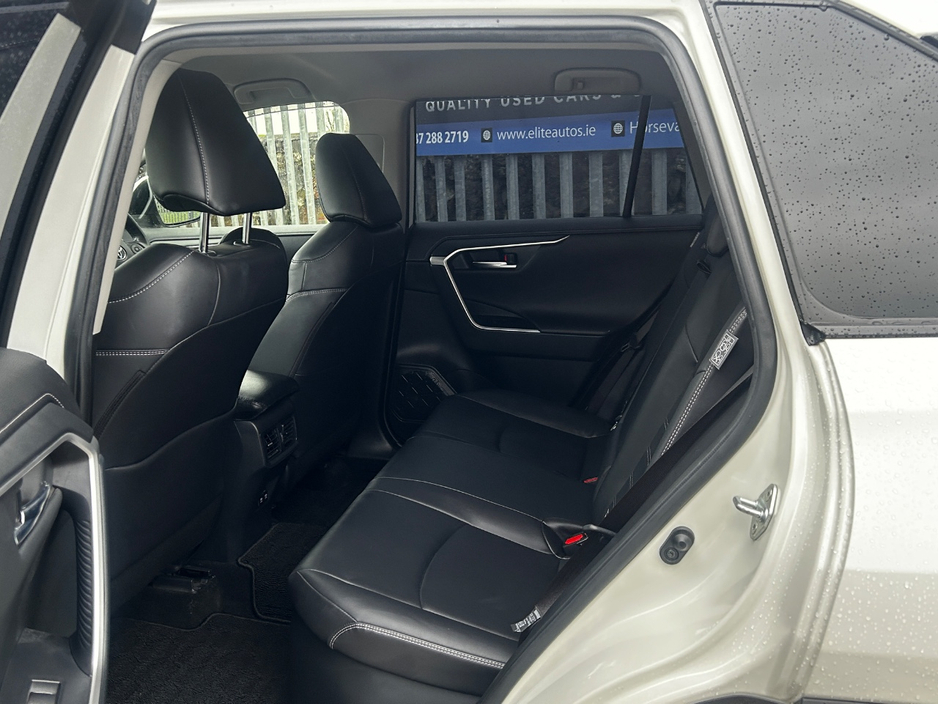 2019 Toyota Rav4 - image 4