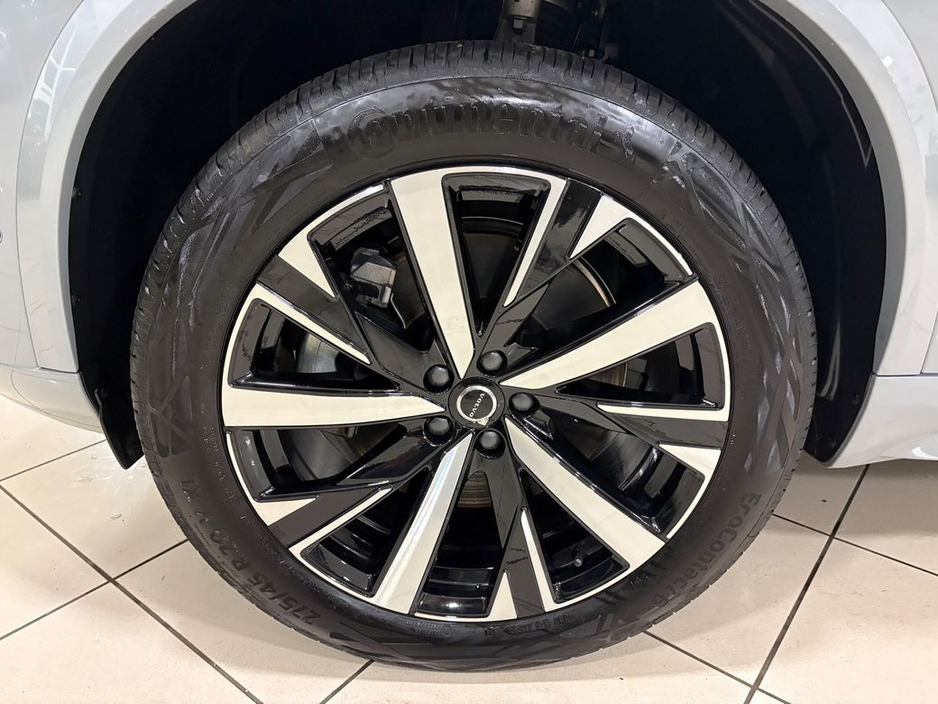 2025 Volvo XC90 T8 PLUS AWD=VAPOUR GREY//PAN ROOF//AS NEW=2 YEAR WARRANTY=TAILORED FINANCE PACKAGES INCL PCP AVAILABLE=TRADE IN'S WELCOME €79,995