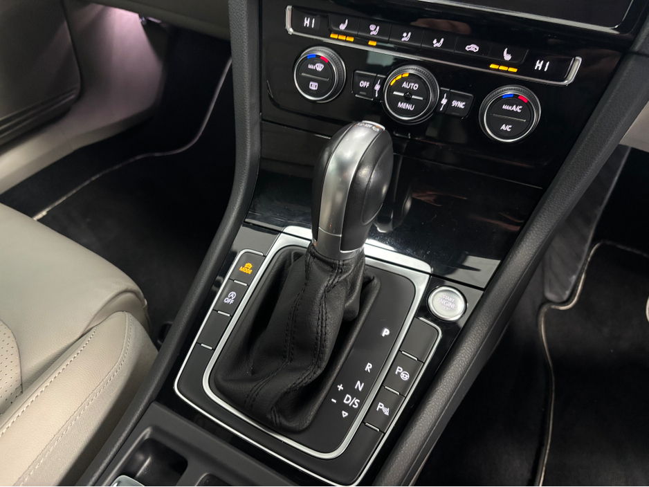 2019 Volkswagen Golf *VOLKSWAGEN GOLF TSI* *LOW MILEAGE* *HEATED LEATHER ELECTRIC SEATS* *WIDE PRONAV SCREEN* *REVERSE CAMERA* *PARKING SENSORS* *DSG AUTOMATIC* *FINANCE AVAILABLE* *TRADE INS WELCOME* €21,950