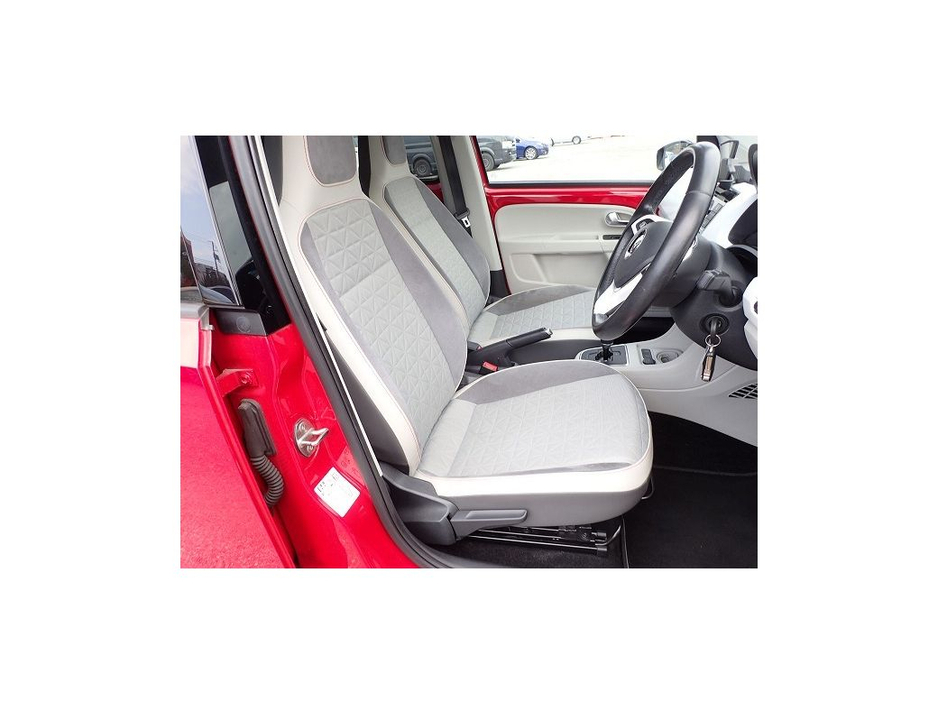 2017 Volkswagen up! Beats 1.0 5Dr H/B Automatic €11,750