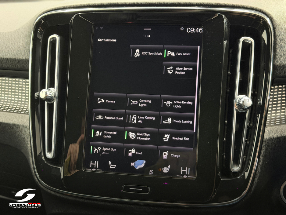 2020 Volvo XC40 - image 37