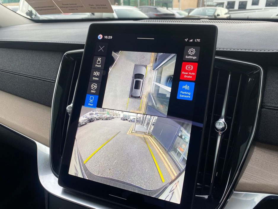 2025 Volvo XC90 - image 20