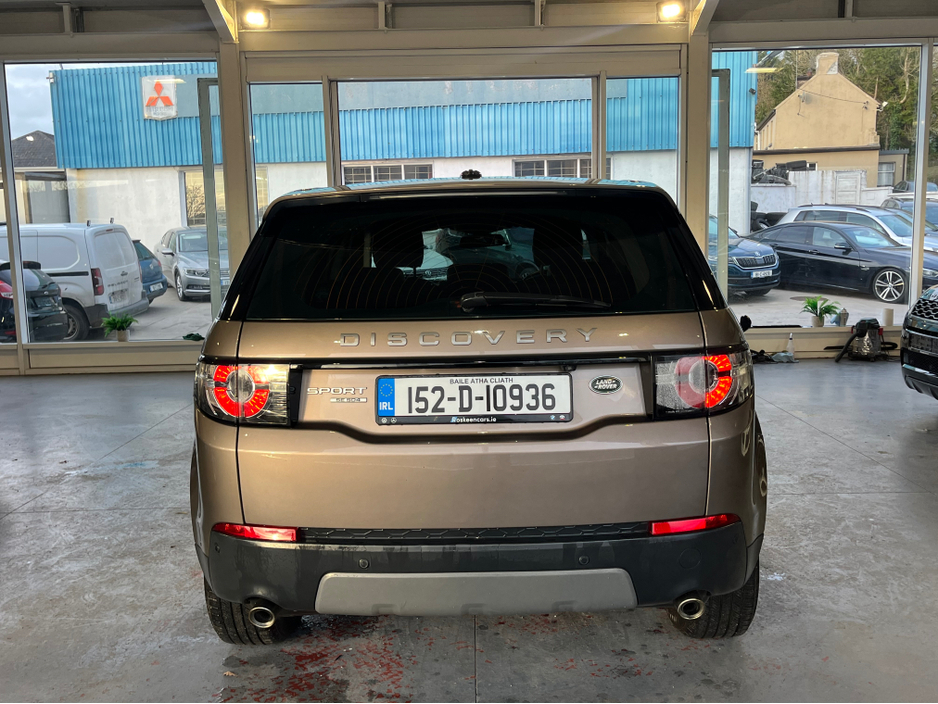 2015 Land Rover Discovery - image 6