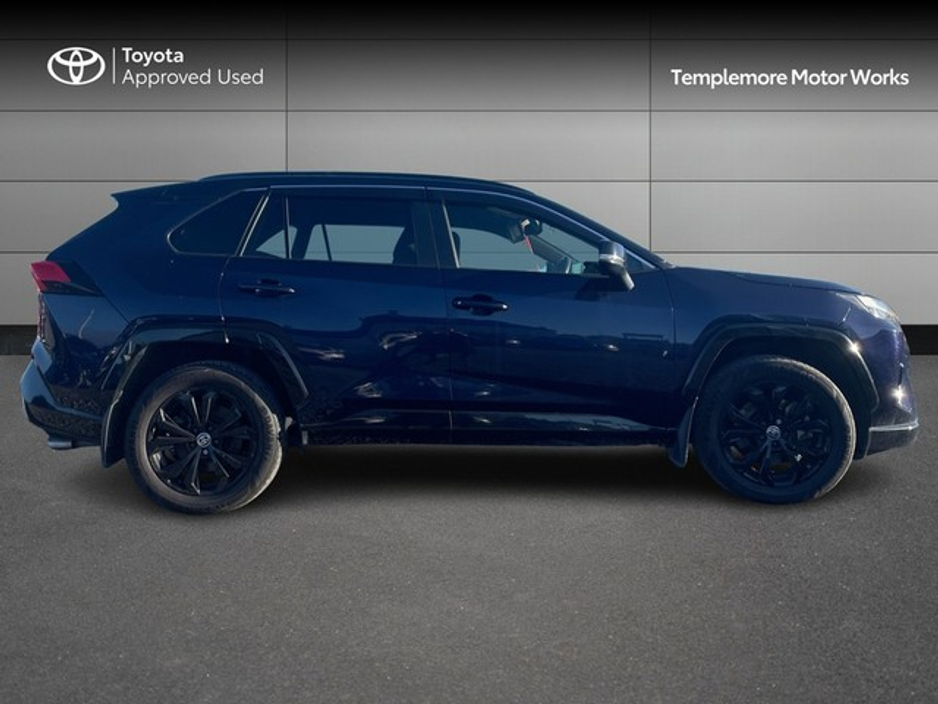 2022 Toyota Rav4 - image 3