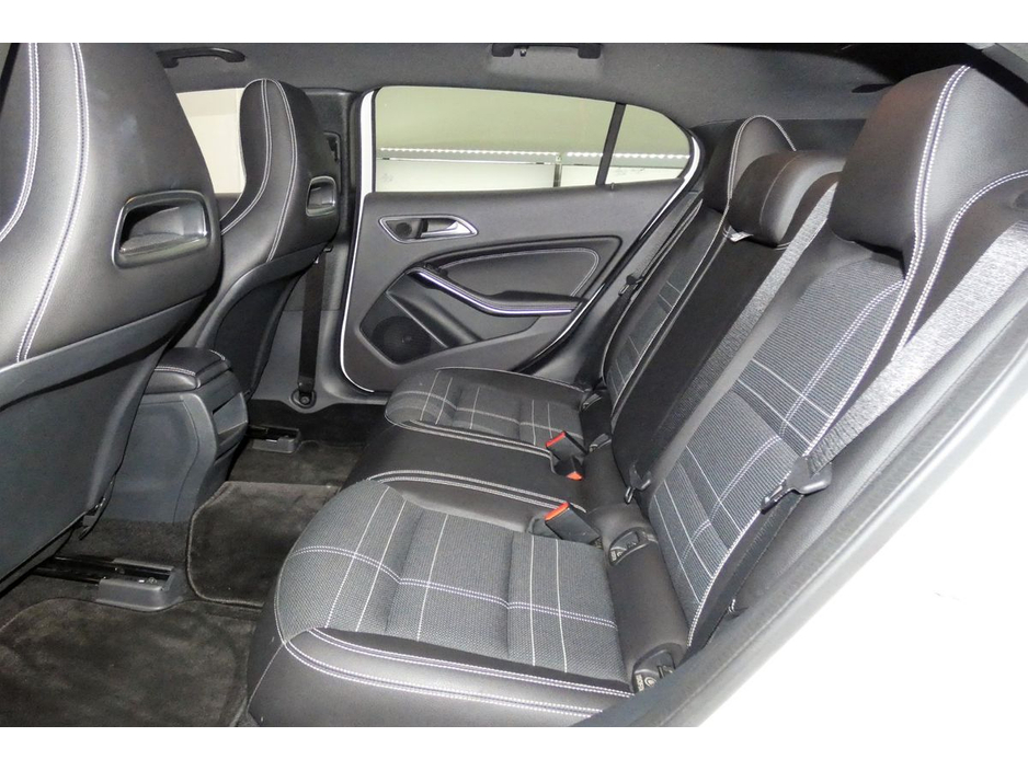 2016 Mercedes-Benz GLA Class GLA 180 *POWERED TAILGATE*HALF LEATHER*REVERSE CAM*PARK SENSORS* €18,690