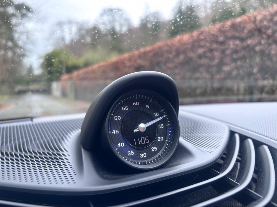 2021 Porsche Taycan - image 17