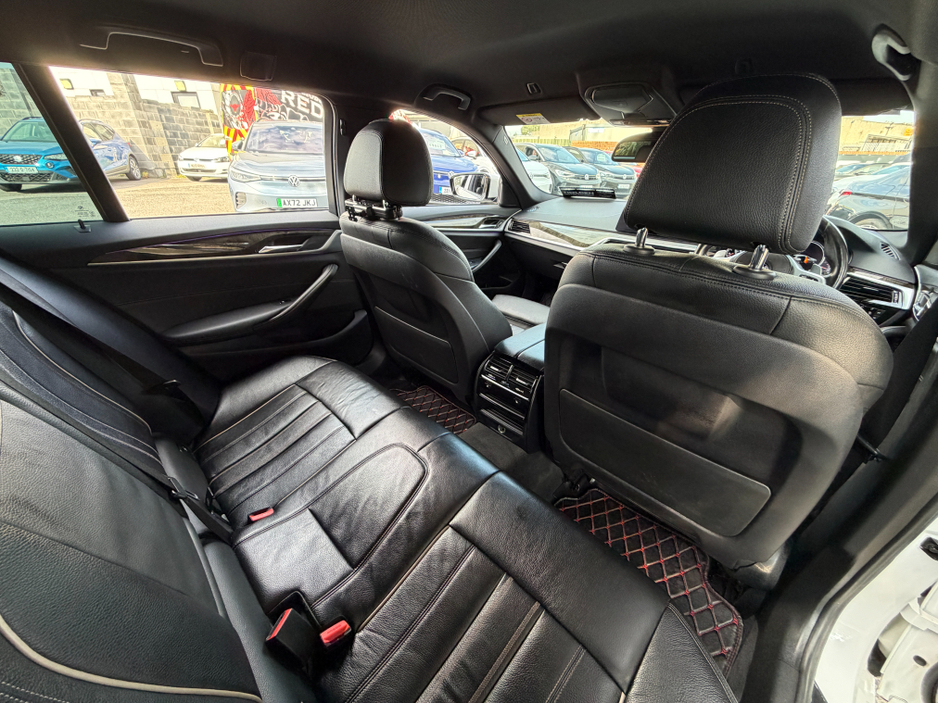 2018 BMW 5 Series - image 22