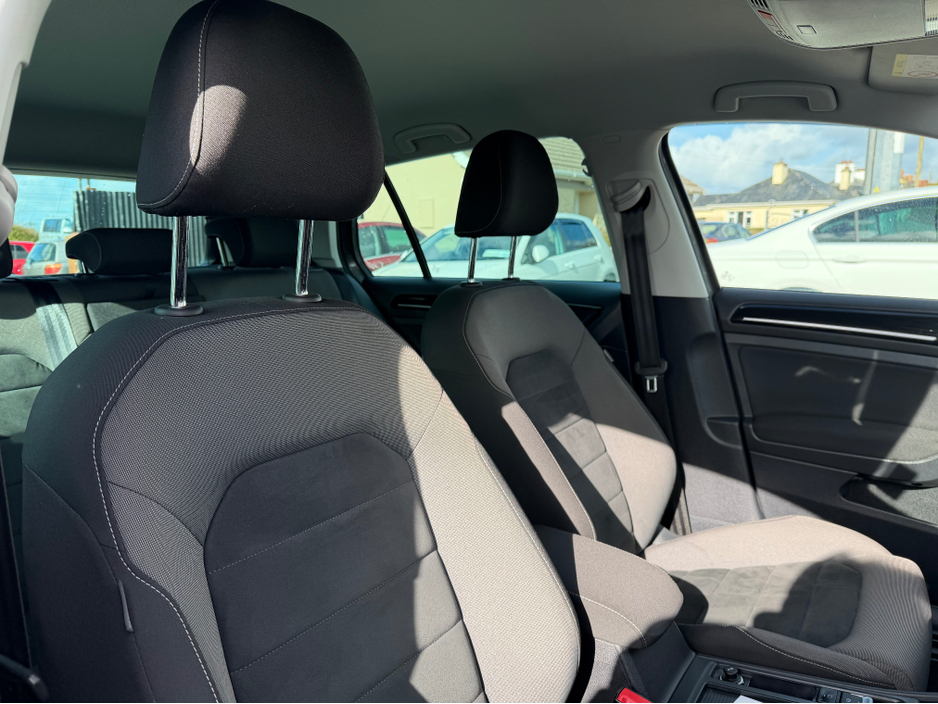 2019 Volkswagen Golf - image 14