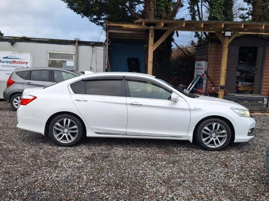 2015 Honda Accord - image 4