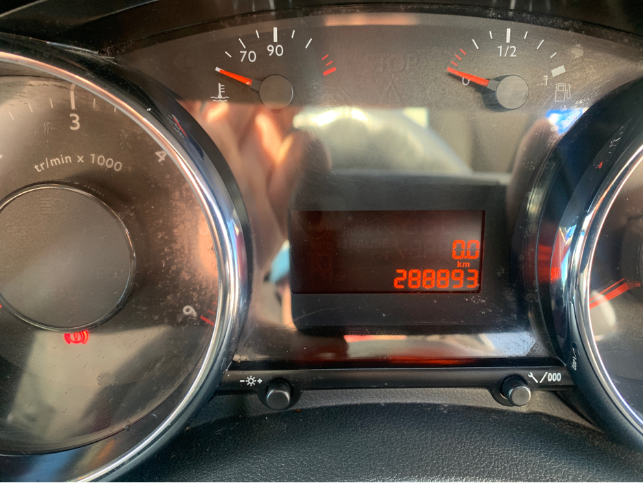 2015 Peugeot 5008 ACTIVE FAMILY 1.6 HDI 4DR €6,000