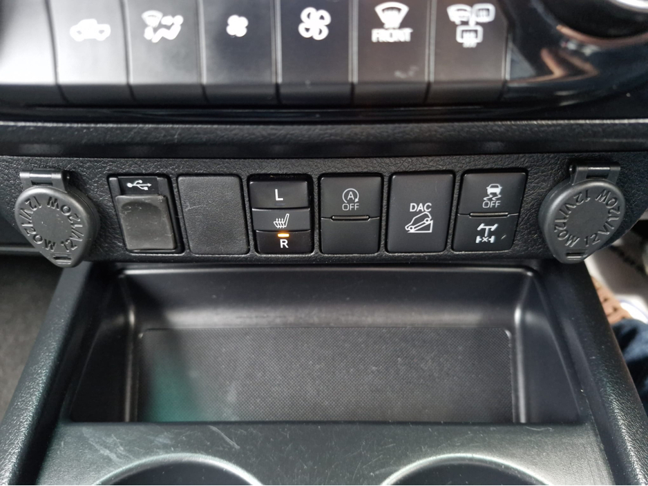 2022 Toyota Hilux 2.8 SR5 D/CAB AUTO 4DR €31,450