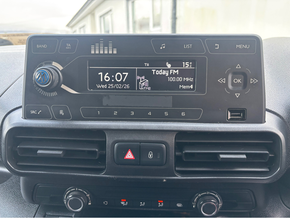 2021 Opel Combo - image 8