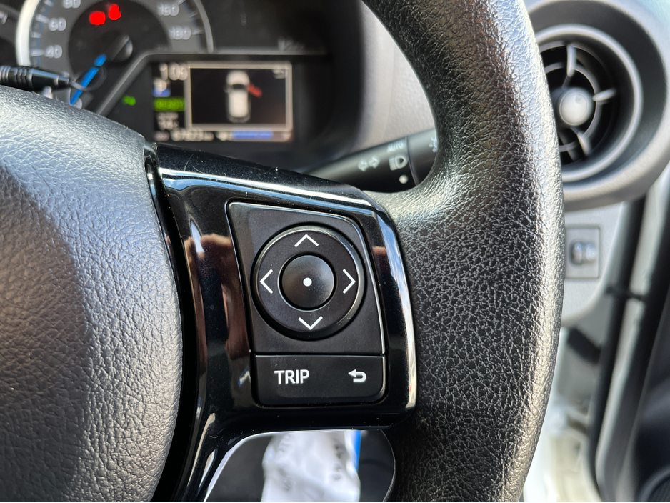 2019 Toyota Vitz - image 21