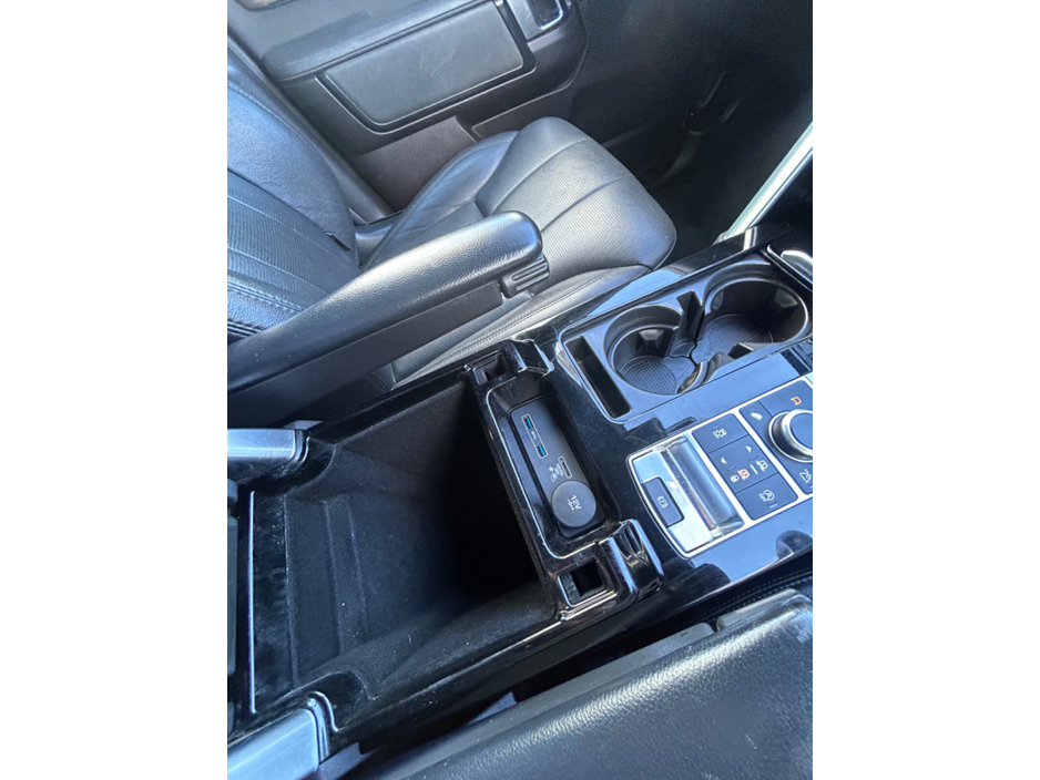 2019 Land Rover Discovery - image 29