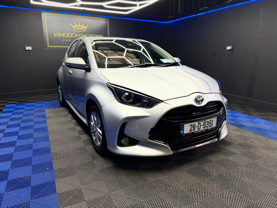 2021 Toyota Yaris - image 4