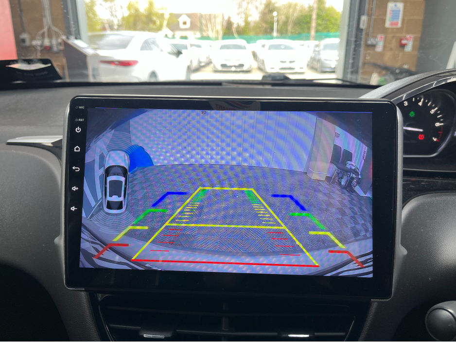 2015 Peugeot 208 - image 14