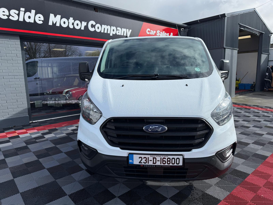 2023 Ford Transit Custom - image 3
