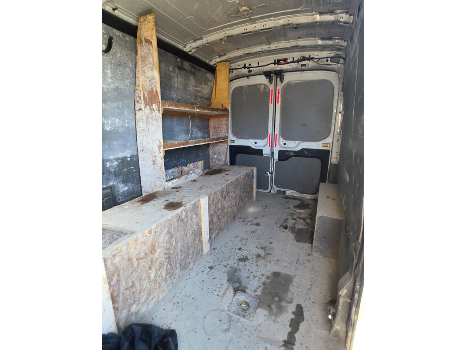 2014 Ford Transit - image 6