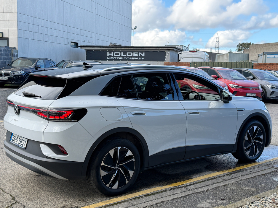 2023 Volkswagen ID.4 - image 8