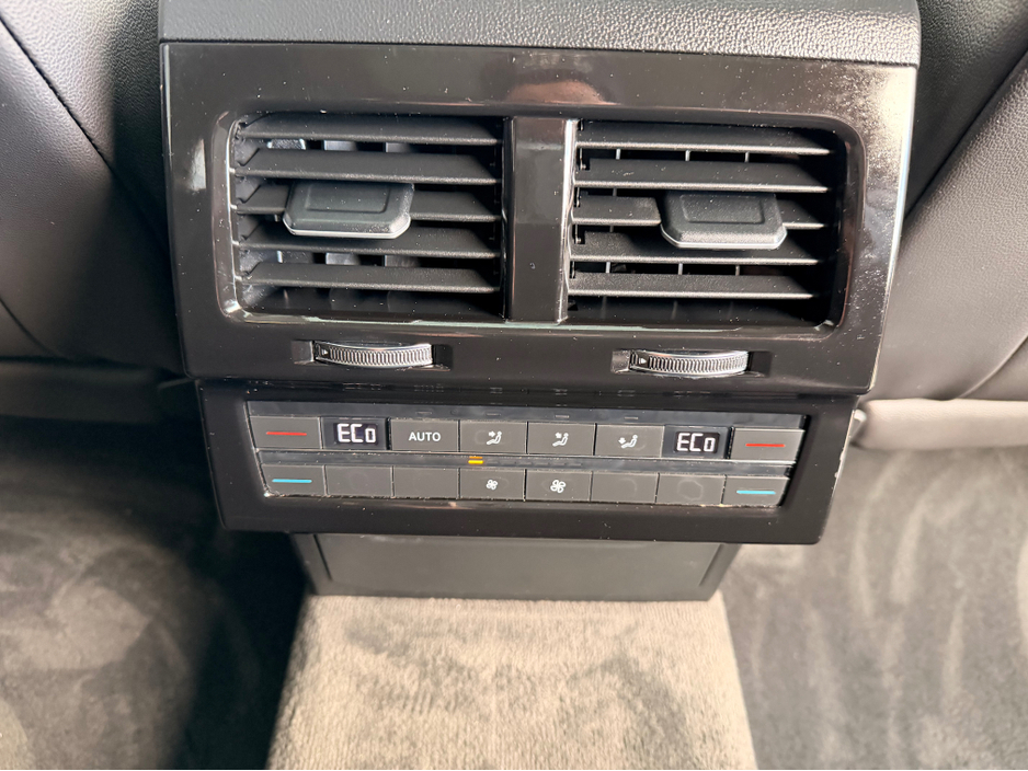 2019 Volkswagen Touareg 3.0 TDI V6 R-LINE  AUTO 285BHP ( 191 REG ) €49,850