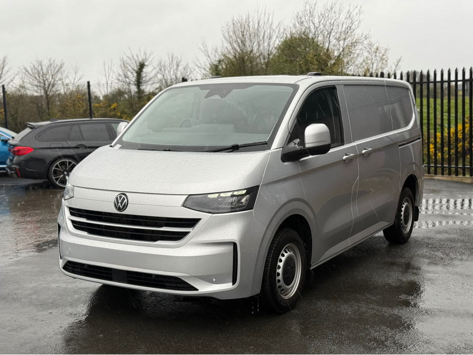 2025 Volkswagen Transporter - image 10