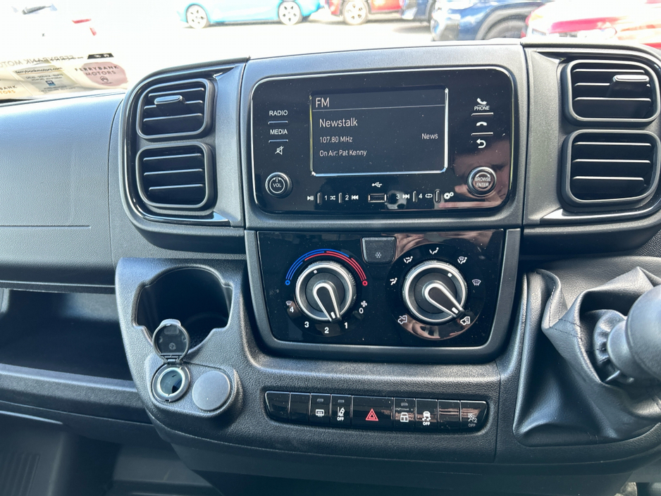 2026 Opel Movano - image 12