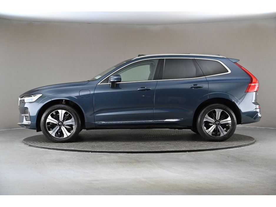 2023 Volvo XC60 - image 5