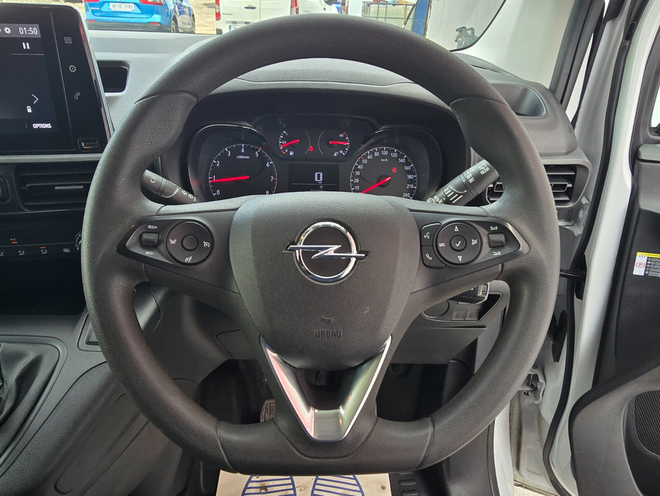 2023 Opel Combo - image 23