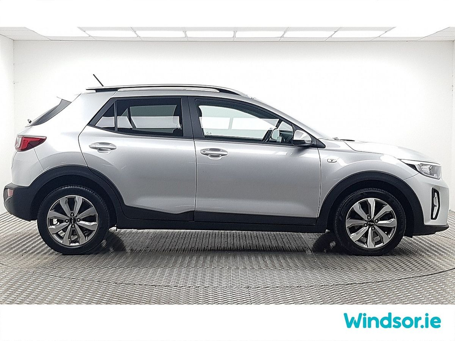 2022 Kia Stonic - image 12