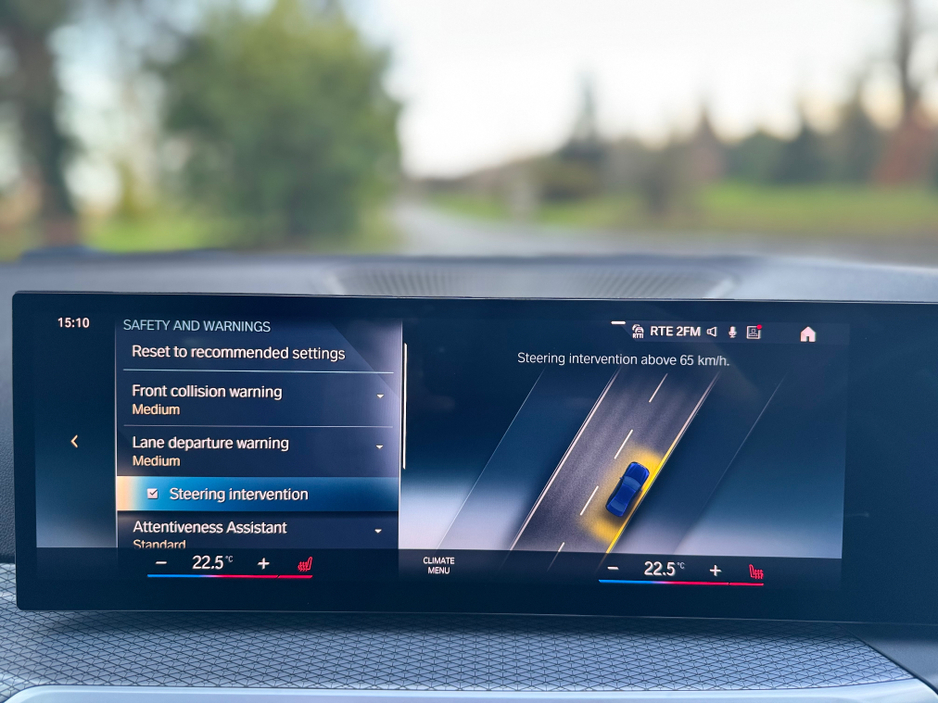 2024 BMW 3 Series - image 21