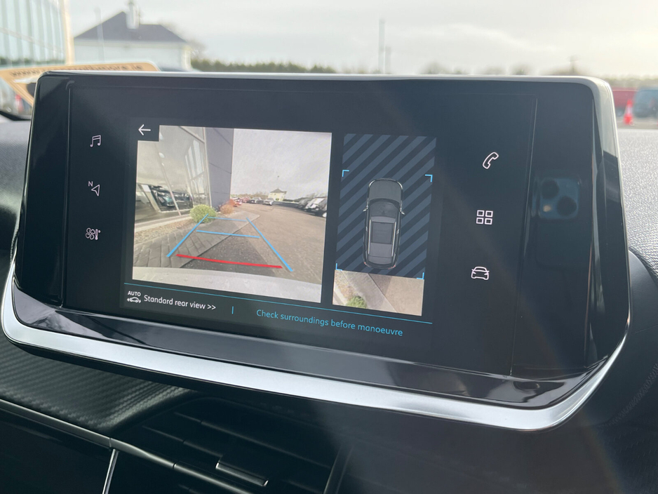 2023 Peugeot 2008 - image 12