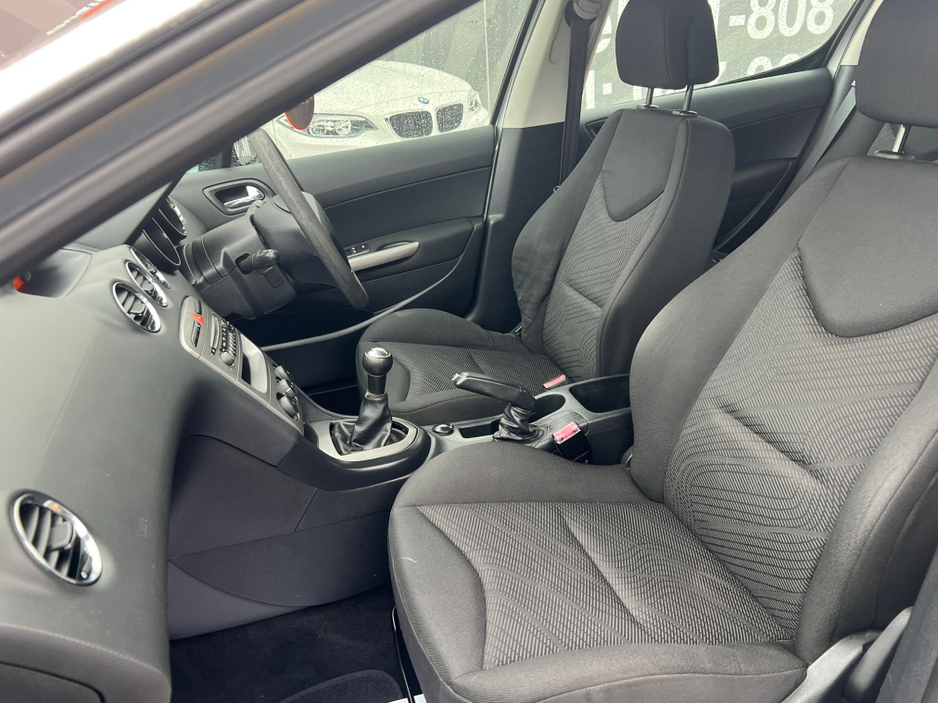 2009 Peugeot 308 - image 10