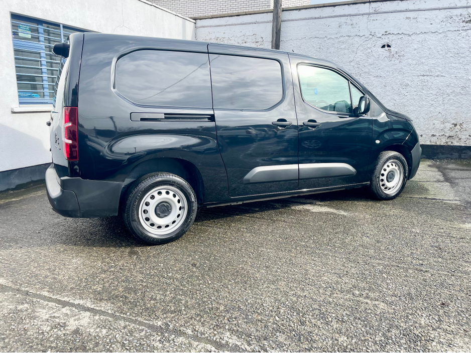 2023 Citroen Berlingo - image 17