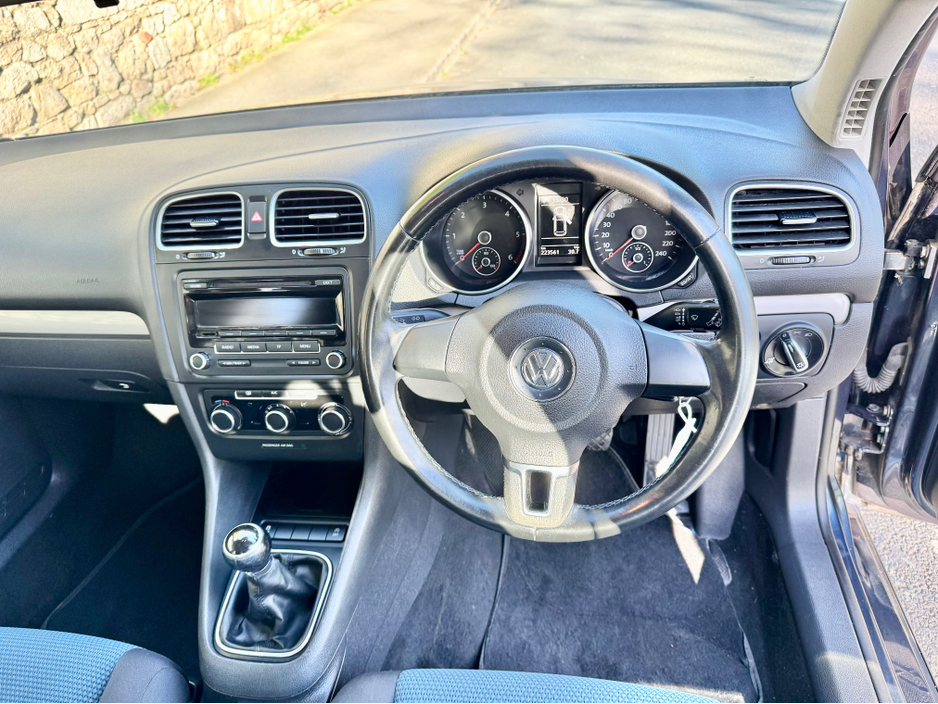 2012 Volkswagen Golf - image 18