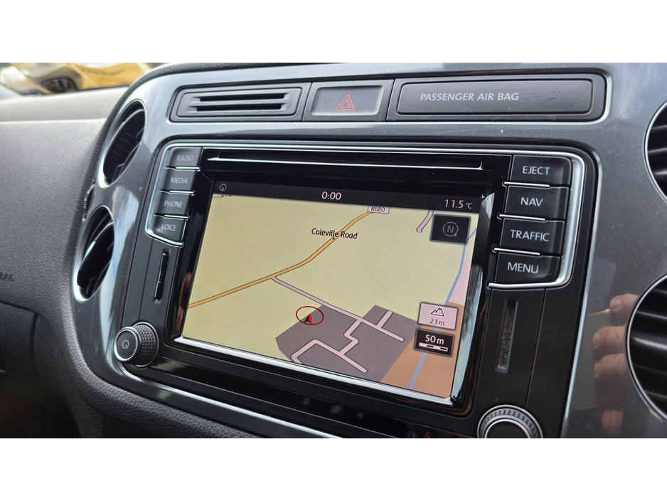 2016 Volkswagen Tiguan - image 22